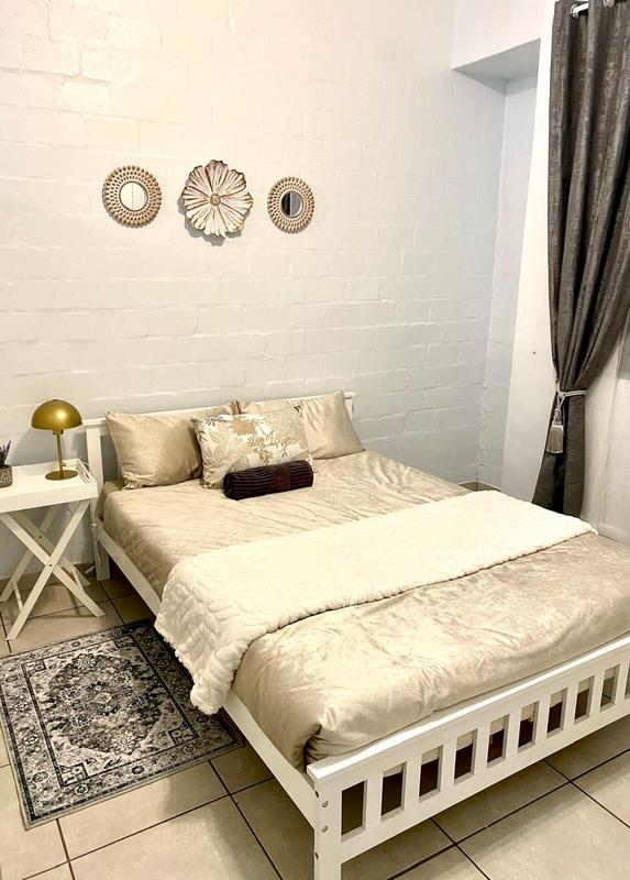 To Let 1 Bedroom Property for Rent in Wynberg Western Cape